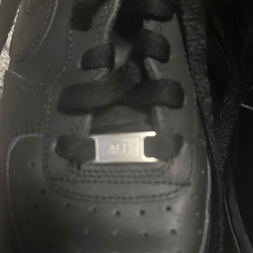 Nike Kids All-Black Sneakers Air Force 1 - Picture 3 of 12